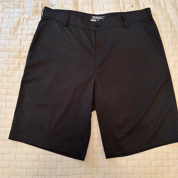 Nike Dri-FIT Men's Golf Shorts NWOT - Picture 2 of 4